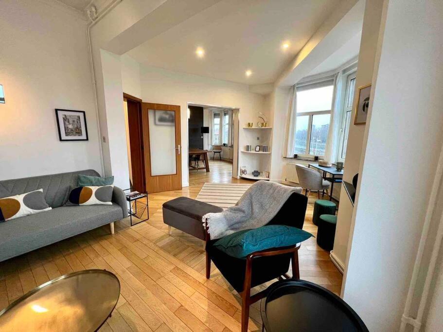 Bellevue - Grand Appartement Pour 5 Sur Les Quais De La Meuse リエージュ エクステリア 写真